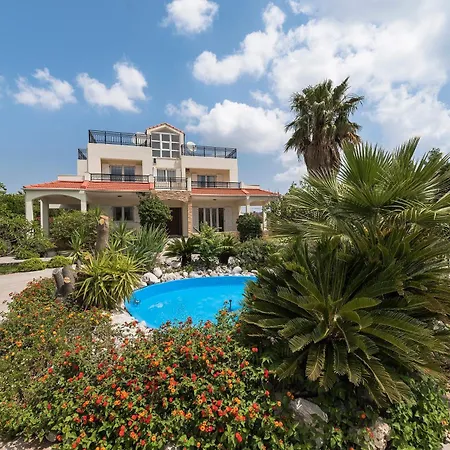 Villa Royal Classico *